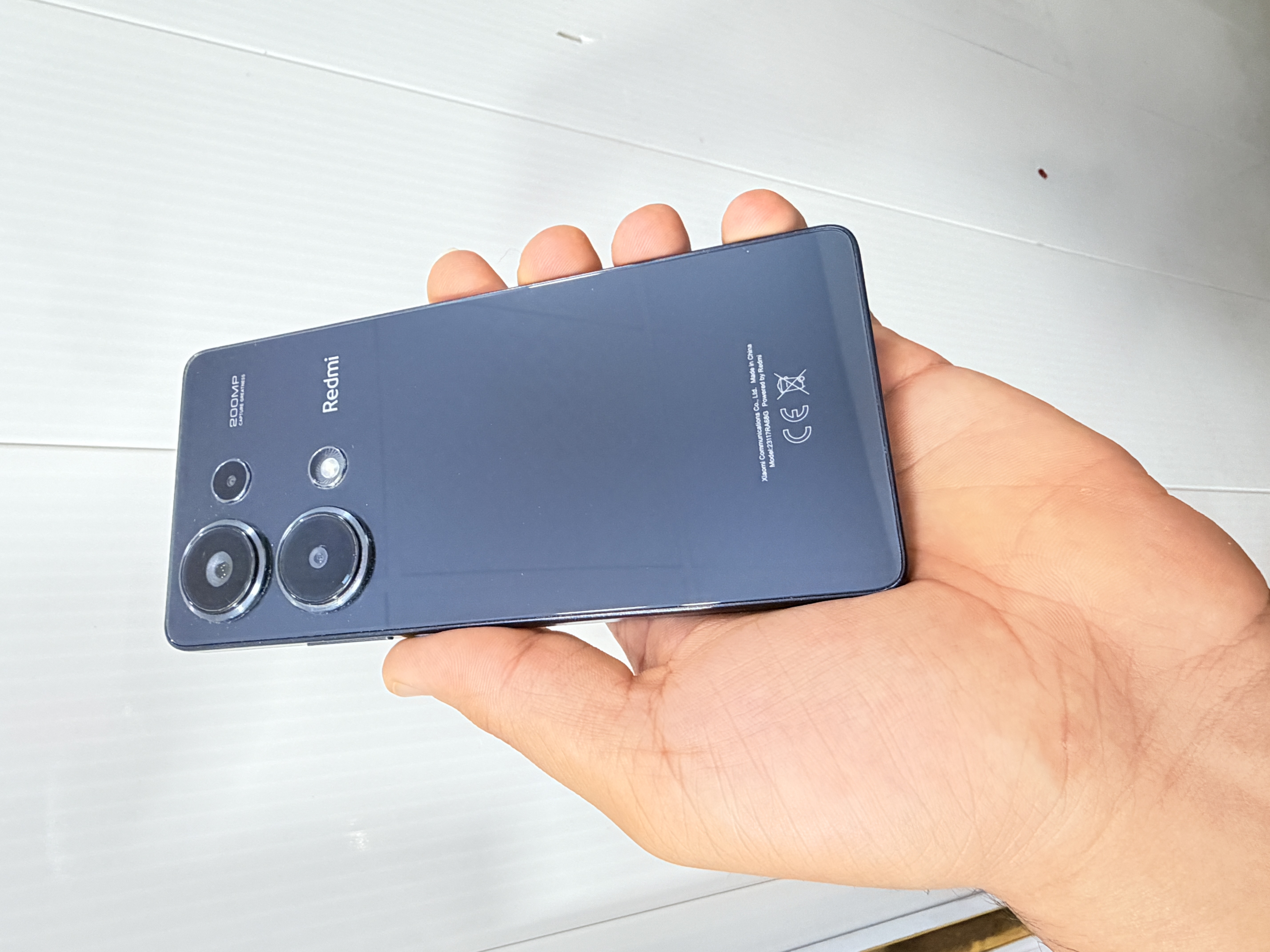 گوشی شیائومی Redmi Note 13 Pro 4G حافظه256 رام 8 کارکرده در حد نو بدون نقطه