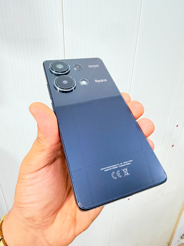 گوشی شیائومی Redmi Note 13 Pro 4G حافظه256 رام 8 کارکرده در حد نو بدون نقطه
